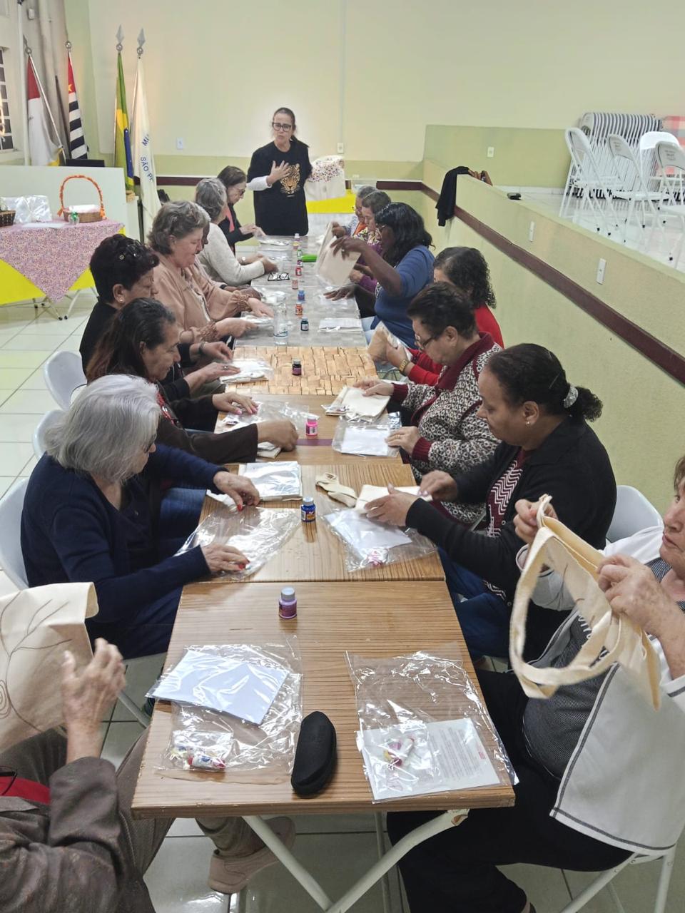 Casa dos Aposentados/a - Atêlie Mãos que Florecem - Outubro de 2025