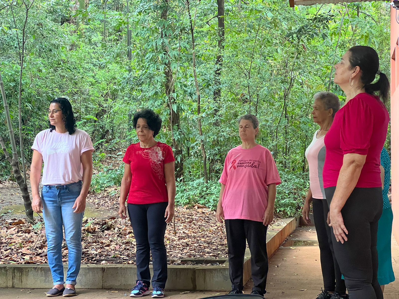 Casa dos Aposentados/as - Yoga no Bosque com Gleyce Boré - Outubro de 2024	