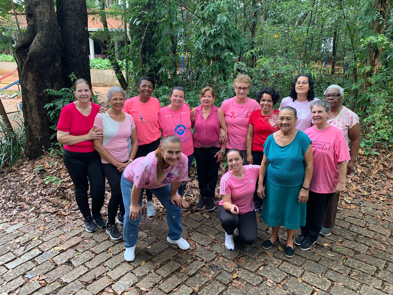 Casa dos Aposentados/as - Yoga no Bosque com Gleyce Boré - Outubro de 2024	